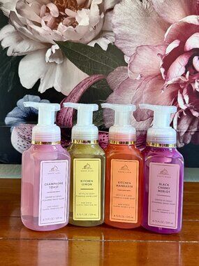 NEW 4-Pc Foaming Hand Soap Bath & Body Works